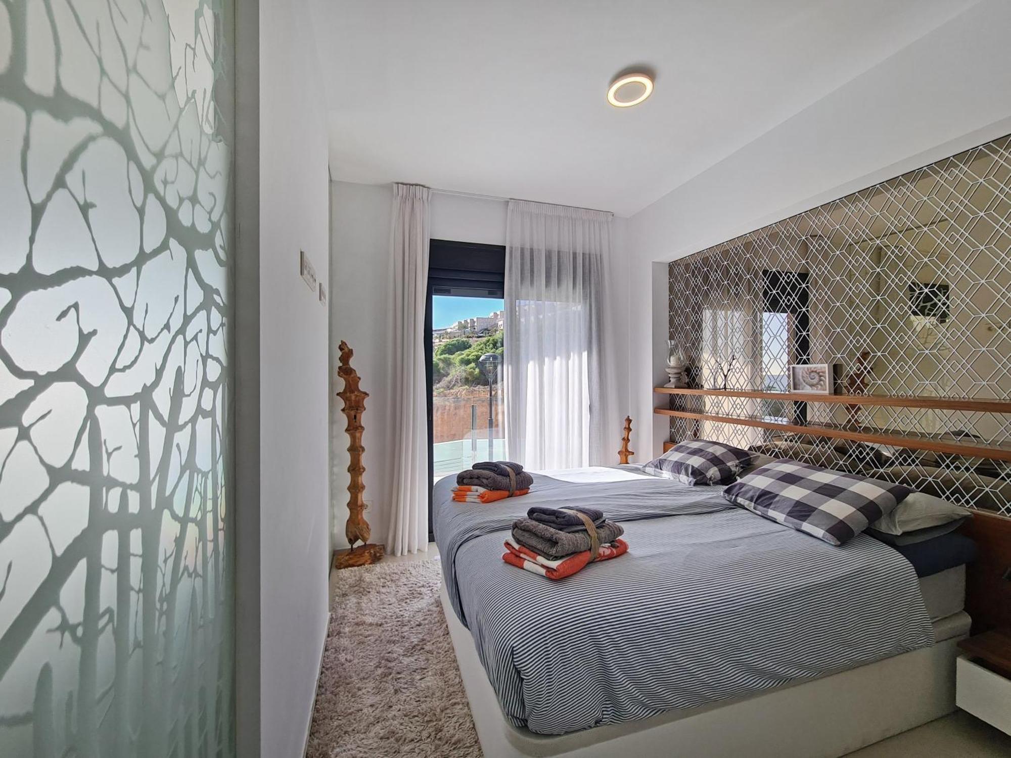 ארנאלס דל סול Beachfront Luxury Apartments By Nras חדר תמונה